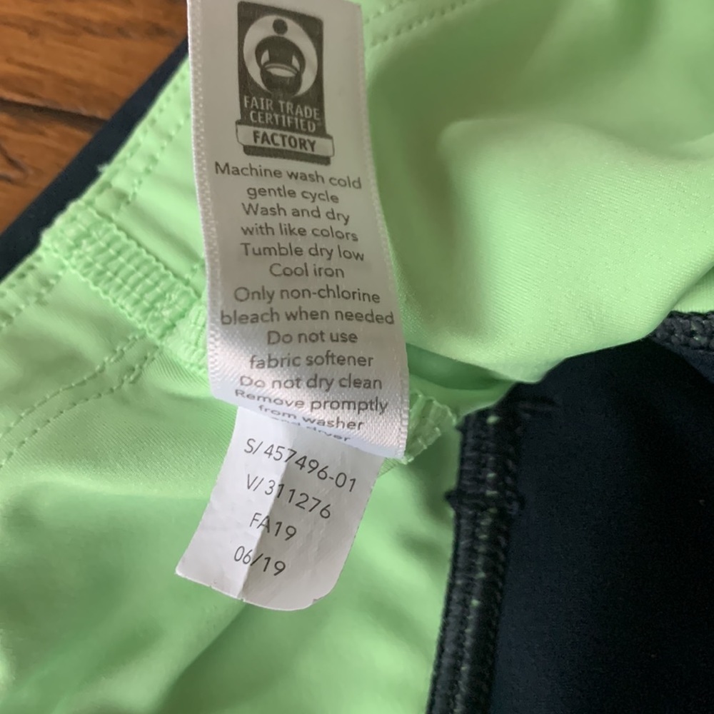 Athleta Velocity Colorblock Capri Tights w/ Stash Pockets Women’s Ankle Size M - Picture 10 of 12